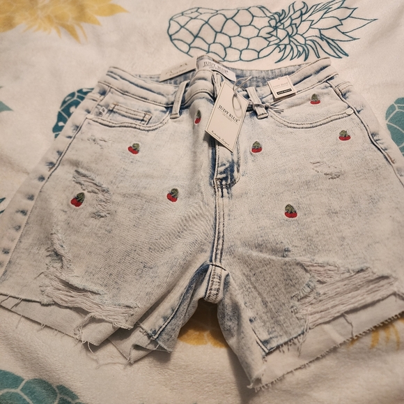 Judy Blue High Rise Short with strawberries on them - Picture 3 of 4